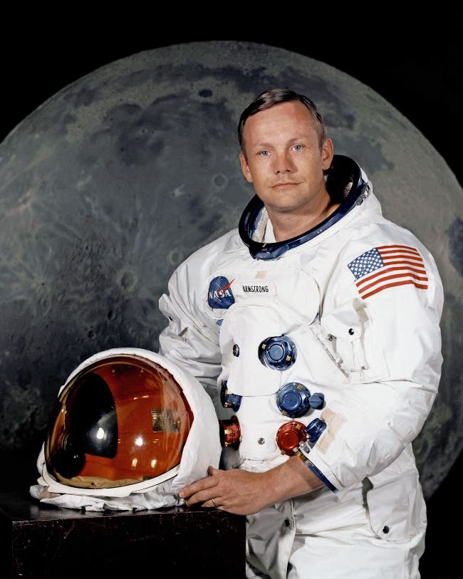 Neil_Armstrong_pose (1).jpg