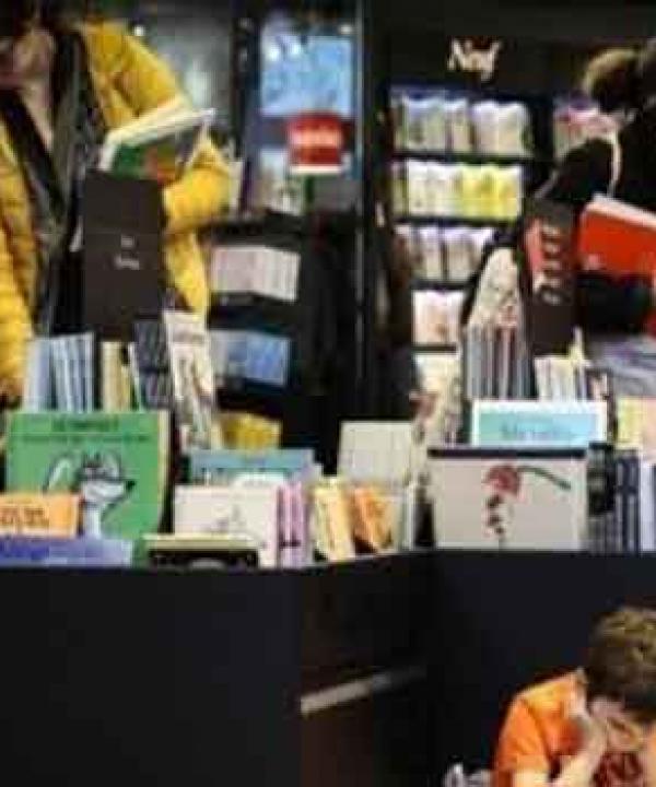معارض وحفلات توقيع