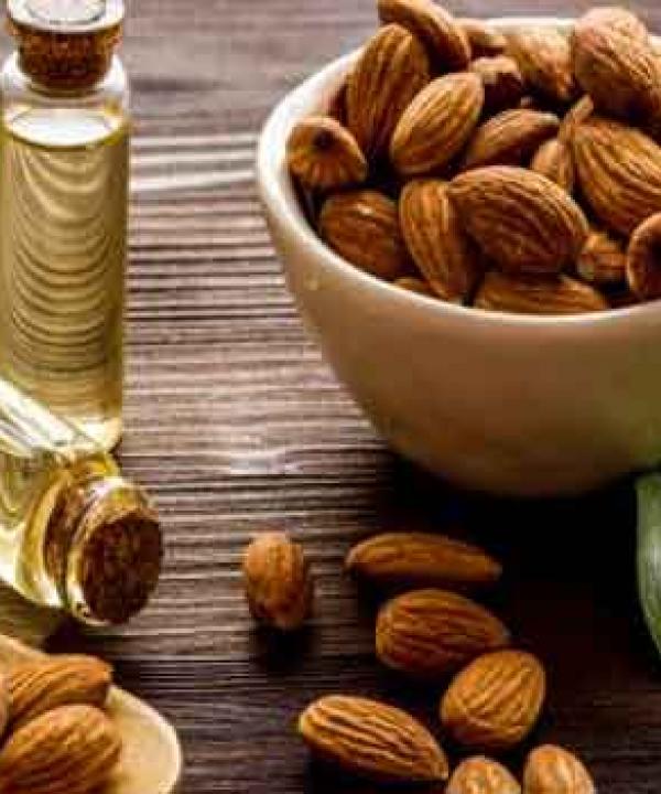 فوائد زيت اللوز الحلو للبشرة